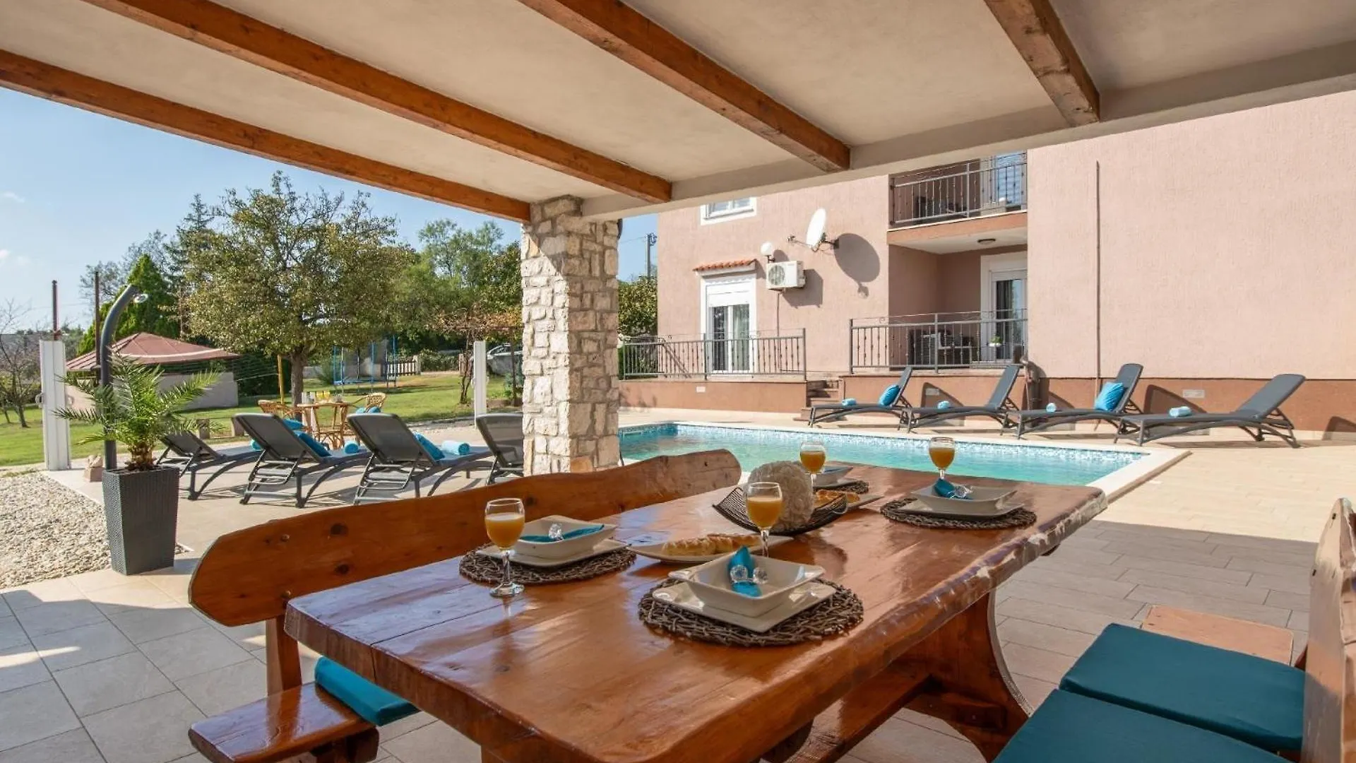 Ferienhaus Mit Privatpool Fuer 10 Personen Ca 200 Qm In Belavici, Istrien Bucht Von Rasa Hreljići Hırvatistan