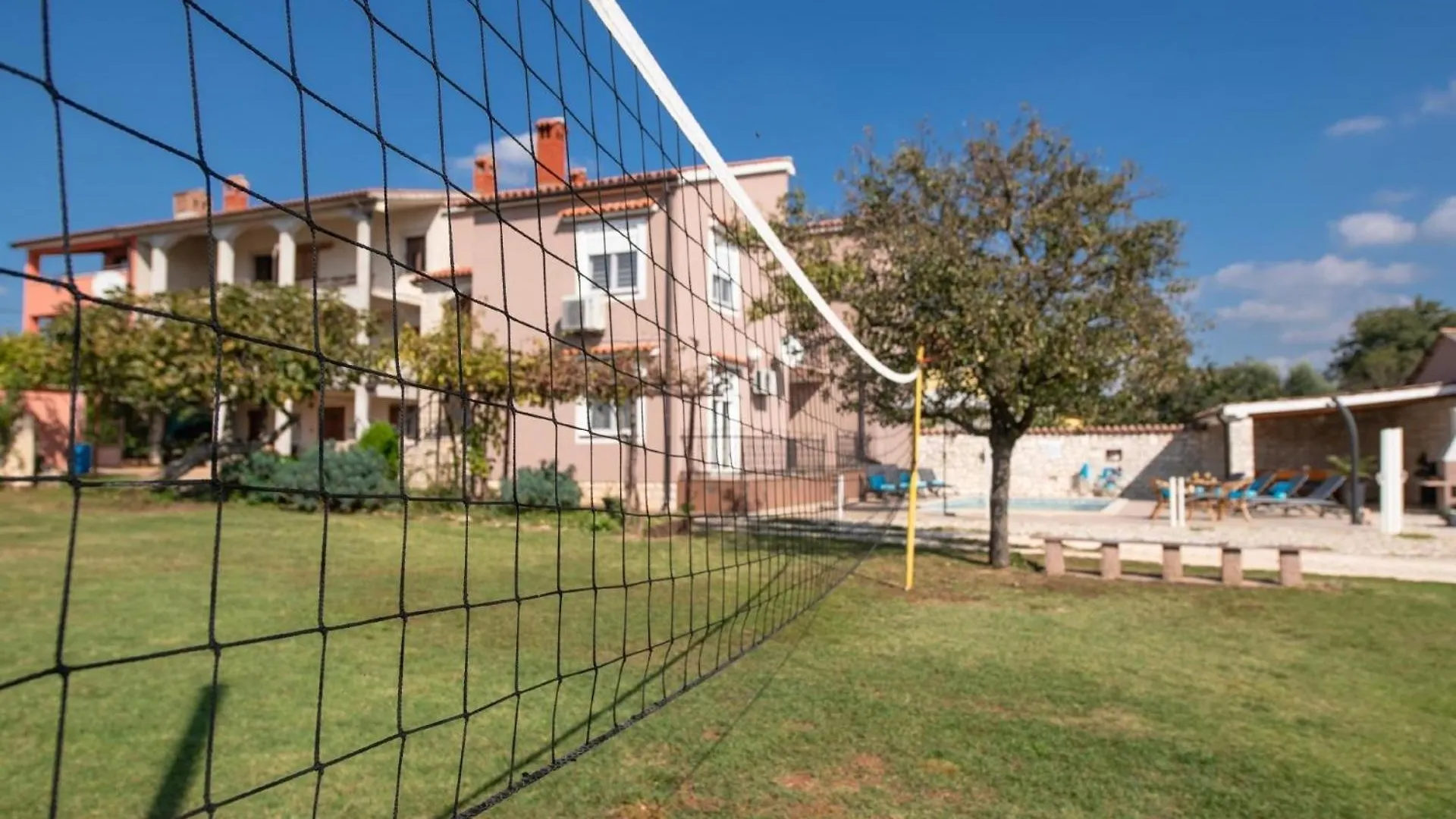 Ferienhaus Mit Privatpool Fuer 10 Personen Ca 200 Qm In Belavici, Istrien Bucht Von Rasa Hreljici