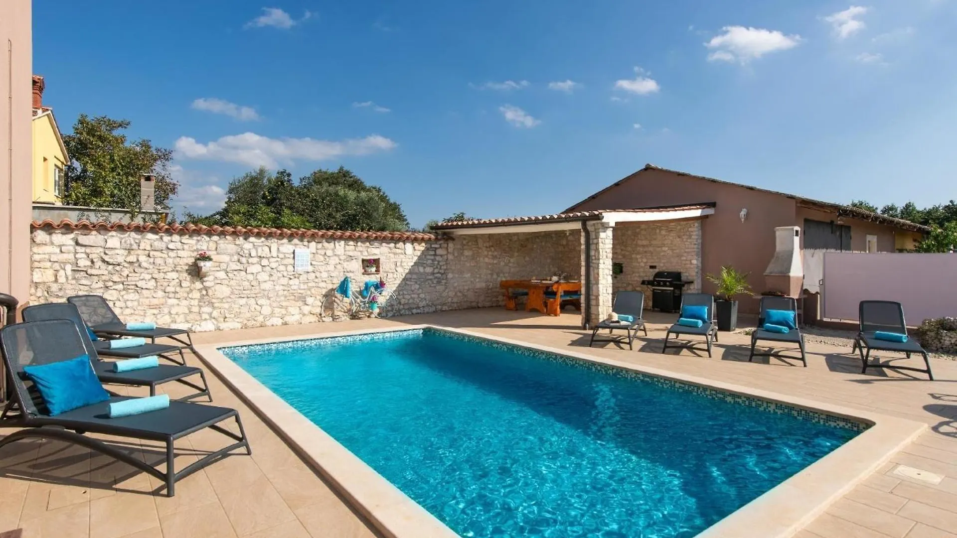 Ferienhaus Mit Privatpool Fuer 10 Personen Ca 200 Qm In Belavici, Istrien Bucht Von Rasa Hreljići 0*,  Hırvatistan